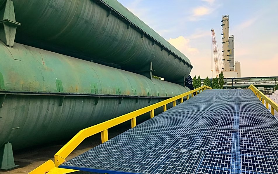 LOADING RAMPS