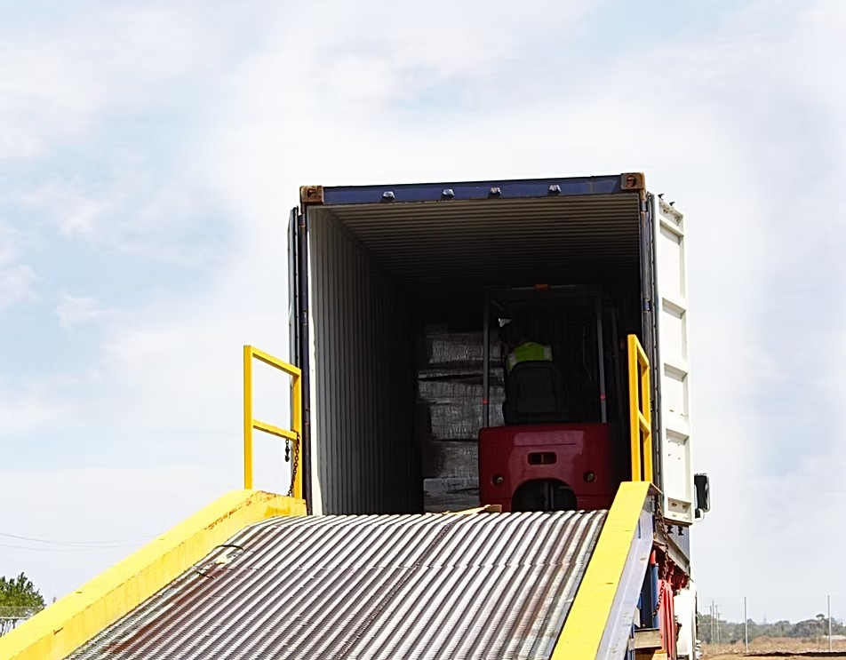 LOADING RAMP